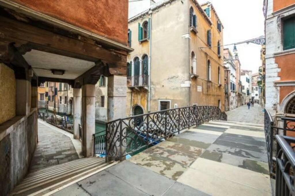 شقة Casa Lucatello - Nel Cuore Di Venezia المظهر الخارجي الصورة
